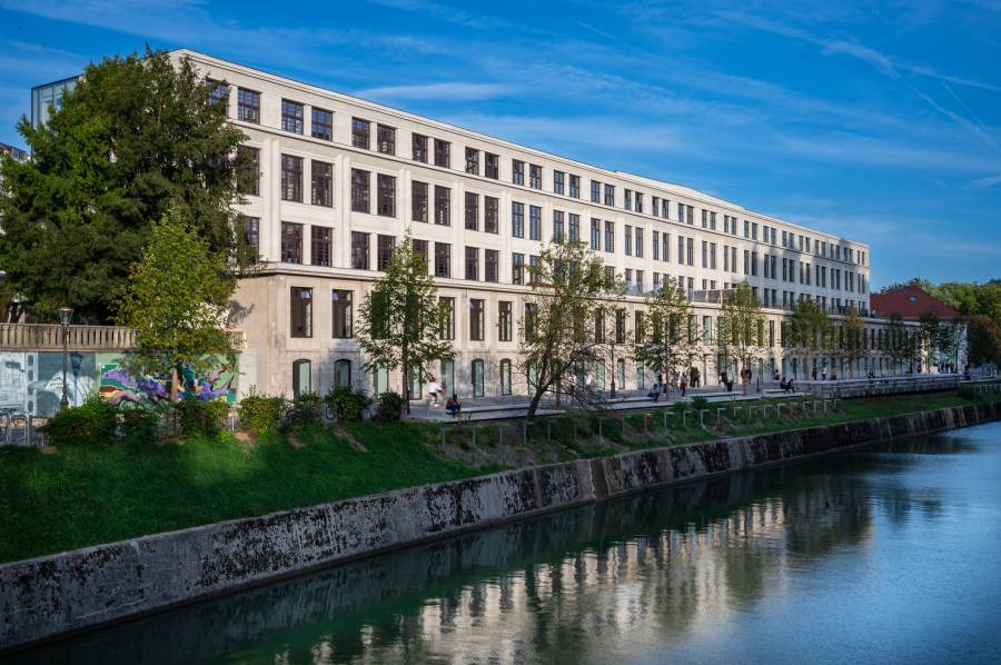 1-center_rog_exterior_petkovsek_embankment_photo_by_center_rog_archive_03