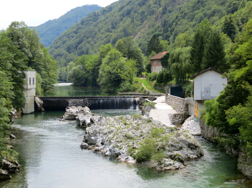 Slap_ob_Idrijci_Slovenia_-_falls